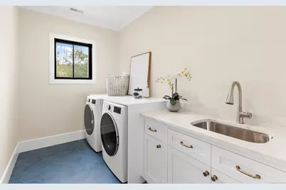 317 Park Street, New Canaan, CT 06840 - Photo 17