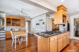 21 Vanderbilt Rd, West Hartford, CT 06119 - Photo 15