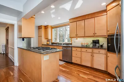 21 Vanderbilt Road, West Hartford, CT 06119 - Photo 13