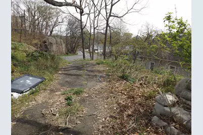 213 Exeter Street, Bridgeport, CT 06606 - Photo 3