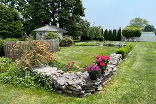 9 Columbus Ave, East Lyme, CT 06357 - Photo 7