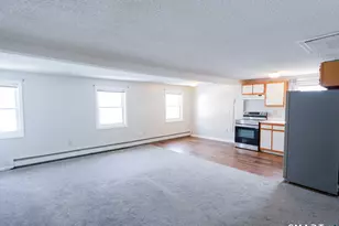 62 Whiton St, Windsor Locks, CT 06096 - Photo 5