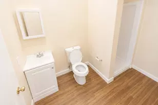 105 Bank St, Waterbury, CT 06702 - Photo 5