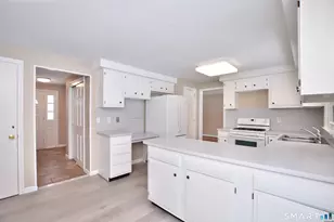 76 Lincoln Way, Windsor, CT 06095 - Photo 9