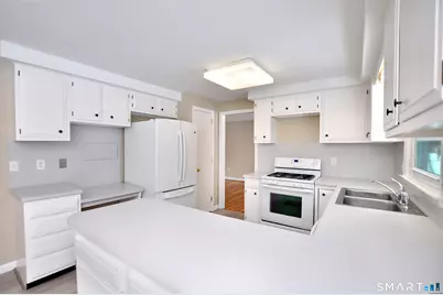 76 Lincoln Way, Windsor, CT 06095 - Photo 11