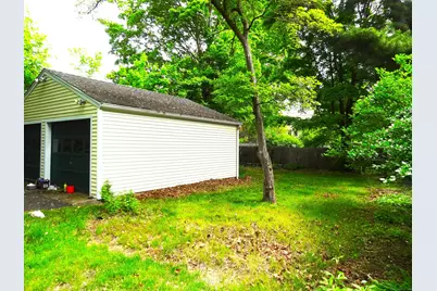 209 South Pine Creek Road, Fairfield, CT 06824 - Photo 9