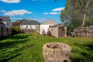 74 Macarthur Dr, Waterbury, CT 06704 - Photo 33