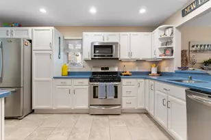 1 Mansfield Grove Rd, East Haven, CT 06512 - Photo 23