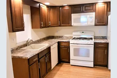 18 Greenview Lane #18, Milford, CT 06461 - Photo 7