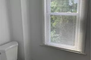 1 Farnsworth St, New London, CT 06320 - Photo 9