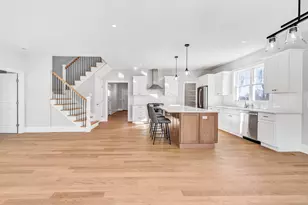 14 Legacy Ln, Monroe, CT 06468 - Photo 5