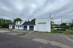 1096 Quinnipiac Ave, New Haven, CT 06513 - Photo 1