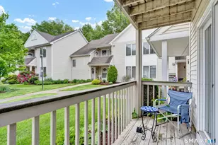 43 Millbrook Ct, Newington, CT 06111 - Photo 5