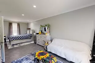 435 Maple Ave, Cheshire, CT 06410 - Photo 17