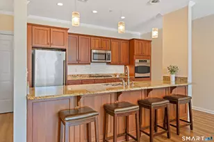 60 Maple St, Branford, CT 06405 - Photo 7