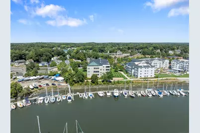 60 Maple Street #APT 31, Branford, CT 06405 - Photo 1