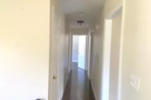 20 Heritage Pl, Bridgeport, CT 06606 - Photo 5