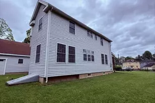 15 Suffield St, Windsor Locks, CT 06096 - Photo 11