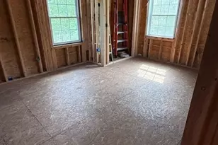 15 Suffield St, Windsor Locks, CT 06096 - Photo 29