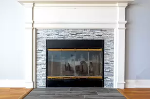 2 Mansfield Grove Rd, East Haven, CT 06512 - Photo 9