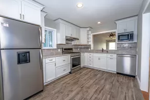 2 Mansfield Grove Rd, East Haven, CT 06512 - Photo 11