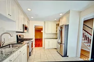 136 Tunxis Village, Farmington, CT 06032 - Photo 11