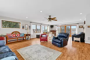 224 Neptune Dr, Groton, CT 06340 - Photo 23