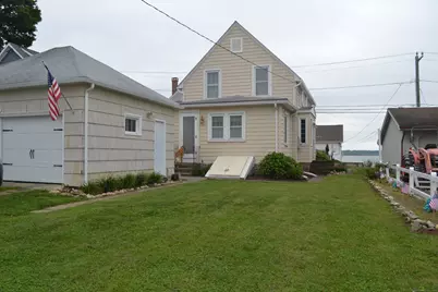 110 Columbus Avenue, East Lyme, CT 06357 - Photo 1