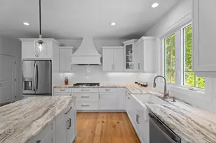 33 Arbor Crossing, East Lyme, CT 06333 - Photo 13