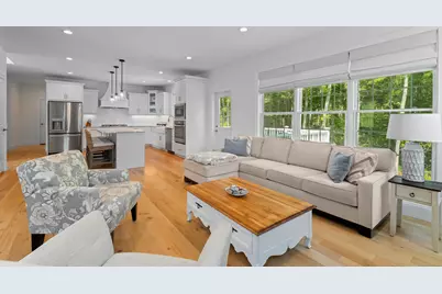 33 Arbor Crossing, East Lyme, CT 06333 - Photo 3