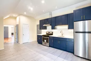 247 Willow St, Waterbury, CT 06710 - Photo 3