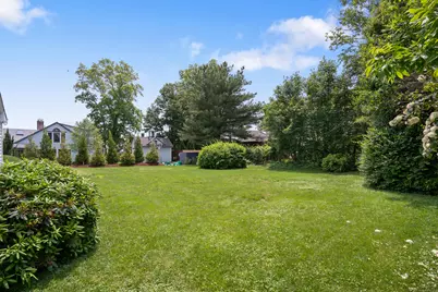 10 Montgomery Parkway, Branford, CT 06405 - Photo 17