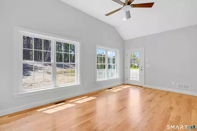 35 Liberty Lane, Enfield, CT 06082 - Photo 17