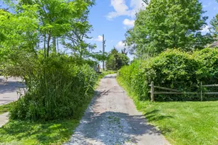 1410 S Pine Creek Rd, Fairfield, CT 06824 - Photo 13