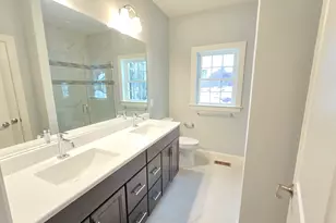 39 Liberty Ln, Enfield, CT 06082 - Photo 5