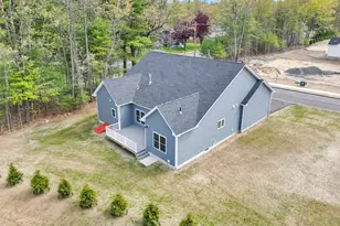 39 Liberty Ln, Enfield, CT 06082 - Photo 9