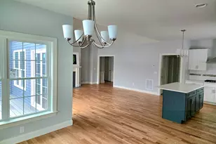 39 Liberty Ln, Enfield, CT 06082 - Photo 9