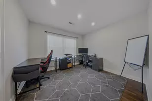 145 Brentwood Ave, Fairfield, CT 06825 - Photo 15