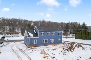 160 Bee St, Meriden, CT 06450 - Photo 3