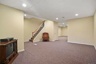 1 Village Dr, Trumbull, CT 06611 - Photo 27