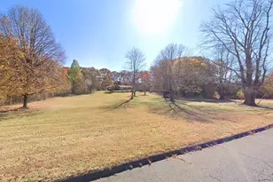 29 Batterson Park Rd, Farmington, CT 06032 - Photo 1