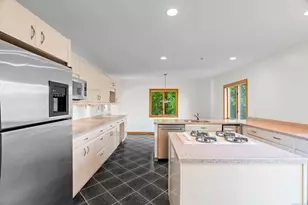18 Spice Bush Ln, Branford, CT 06405 - Photo 21