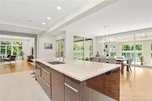 345 Governors Ln, Fairfield, CT 06824 - Photo 17