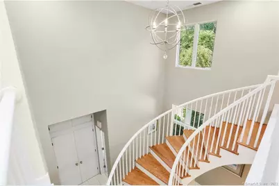 345 Governors Lane, Fairfield, CT 06824 - Photo 23