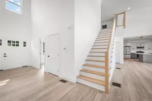 170 Bee St, Meriden, CT 06450 - Photo 9