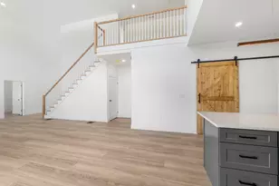 170 Bee St, Meriden, CT 06450 - Photo 21