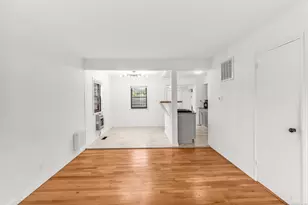 238 Larkin Ct, Stratford, CT 06615 - Photo 5