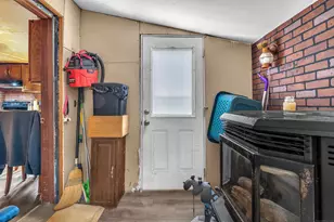 398 & 402 Boston Post Rd, Waterford, CT 06385 - Photo 25