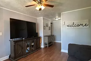 744 Canaan Rd, Bridgeport, CT 06610 - Photo 3