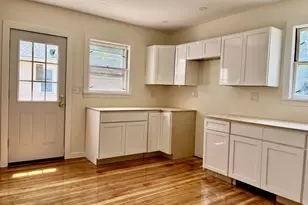 54 Prospect St, Enfield, CT 06082 - Photo 9